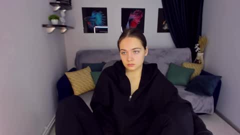 Kristina online show from 12-24-24, 04:22