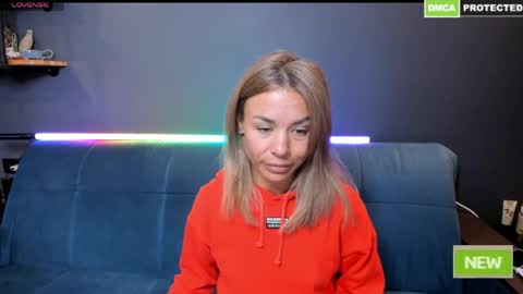 Snapshot of kristinasexyhot chatting on 06-01-26, 06:20 Muscle Queen online show from 06-01-26, 06:20