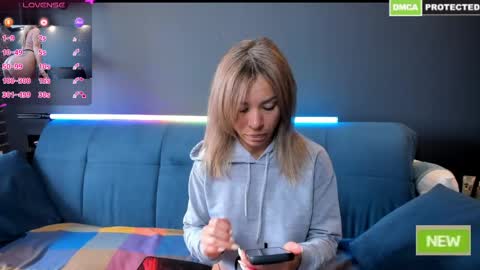 Snapshot of kristinasexyhot chatting on 06-02-26, 10:17 Muscle Queen online show from 06-02-26, 10:17