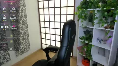 Snapshot of kristine_beauty chatting on 02-09-25, 11:36 Kristi online show from 02-09-25, 11:36
