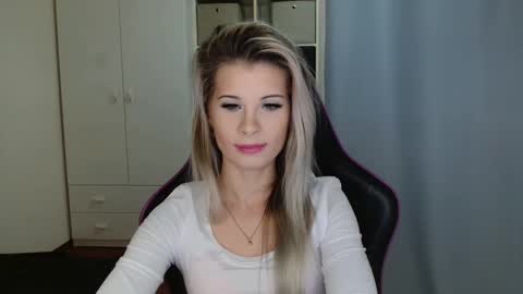 KristineAmore online show from 12-19-25, 08:10