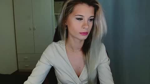 KristineAmore online show from 12-22-25, 07:16