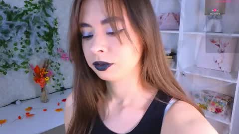 Snapshot of kristinemckerley chatting on 10-28-25, 01:20 Sofia online show from 10-28-25, 01:20