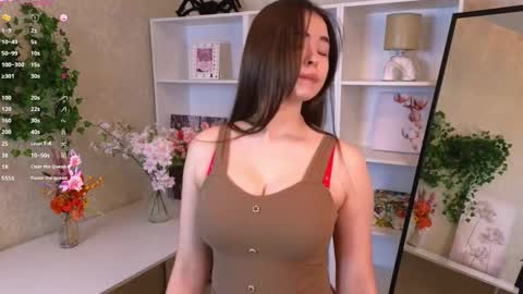 Snapshot of kristinemckerley chatting on 11-22-25, 01:37 Sofia online show from 11-22-25, 01:37