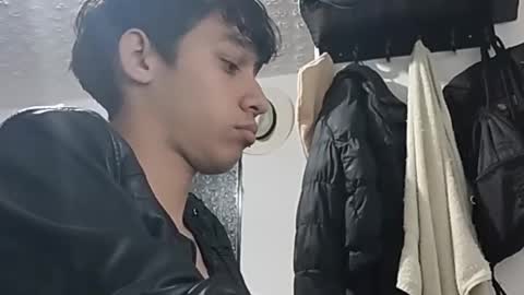 kristof1020 online show from 11-02-25, 10:56