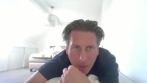 kristof8504 online show from 09-30-25, 09:58