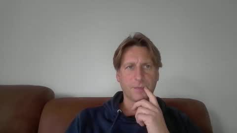 kristof8504 online show from 11-26-25, 08:37