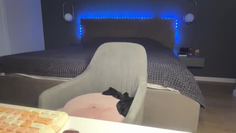 Snapshot of kristy_saint chatting on 11-10-25, 04:33 Kristi online show from 11-10-25, 04:33