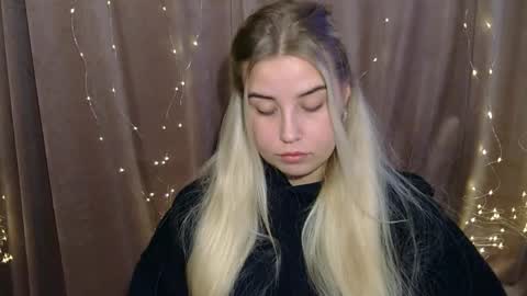 Snapshot of kristyflowers chatting on 12-14-24, 07:07 KristyFlowers online show from 12-14-24, 07:07