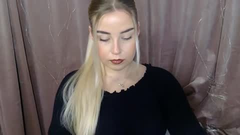 Snapshot of kristyflowers chatting on 12-17-24, 06:24 KristyFlowers online show from 12-17-24, 06:24
