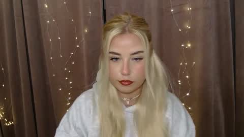Snapshot of kristyflowers chatting on 01-06-25, 06:14 KristyFlowers online show from 01-06-25, 06:14