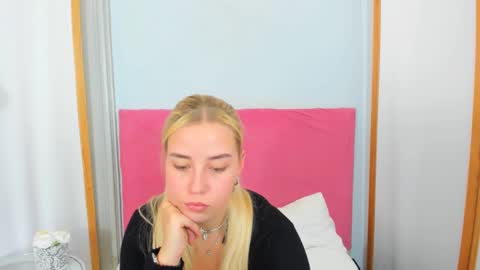 Snapshot of kristyflowers chatting on 02-05-25, 09:15 KristyFlowers online show from 02-05-25, 09:15