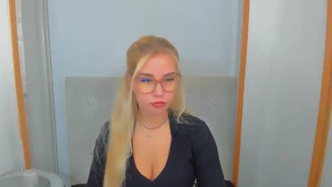 Snapshot of kristyflowers chatting on 03-01-25, 06:24 KristyFlowers online show from 03-01-25, 06:24