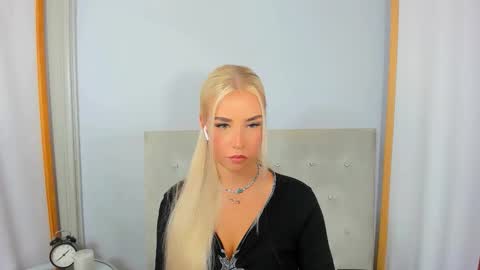 Snapshot of kristyflowers chatting on 09-18-25, 02:19 KristyFlowers online show from 09-18-25, 02:19