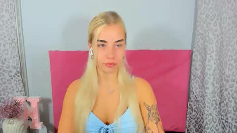 Snapshot of kristyflowers chatting on 10-13-25, 07:08 KristyFlowers online show from 10-13-25, 07:08