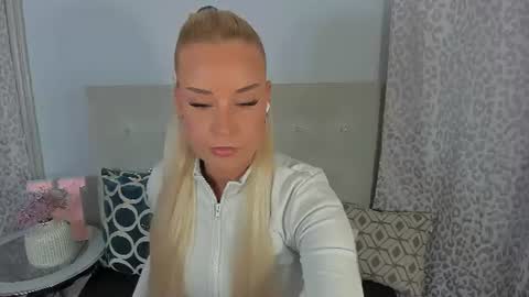 KristyFlowers online show from 07-23-26, 03:43