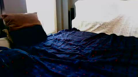 Snapshot of krisu1976 chatting on 10-26-25, 02:45 krisu1976 online show from 10-26-25, 02:45