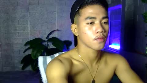 kritthanarkorn online show from 12-20-25, 07:54