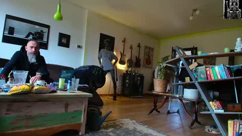 Snapshot of krummersaebel chatting on 02-24-25, 12:16 krummersaebel online show from 02-24-25, 12:16