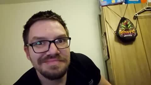 Snapshot of kryptoni18435 chatting on 11-09-25, 10:30 Tommy online show from 11-09-25, 10:30