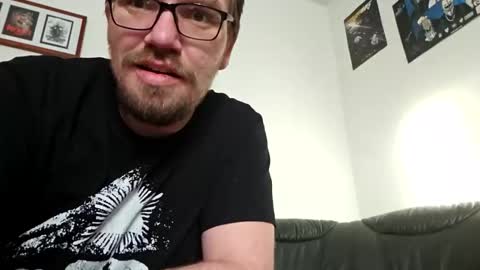 Snapshot of kryptoni18435 chatting on 12-02-25, 01:05 Tommy online show from 12-02-25, 01:05