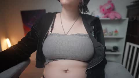 Snapshot of krystalsyxx chatting on 02-16-25, 04:53 Krystal Syx online show from 02-16-25, 04:53