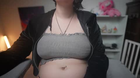 Snapshot of krystalsyxx chatting on 02-16-25, 11:37 Krystal Syx online show from 02-16-25, 11:37