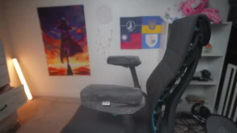 Snapshot of krystalsyxx chatting on 03-03-25, 11:14 Krystal Syx online show from 03-03-25, 11:14