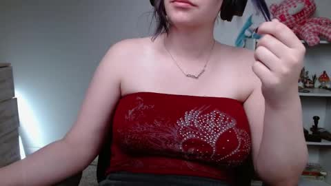 Snapshot of krystalsyxx chatting on 04-29-26, 05:30 Krystal Syx online show from 04-29-26, 05:30