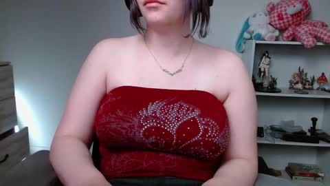 Snapshot of krystalsyxx chatting on 05-31-26, 02:02 Krystal Syx online show from 05-31-26, 02:02