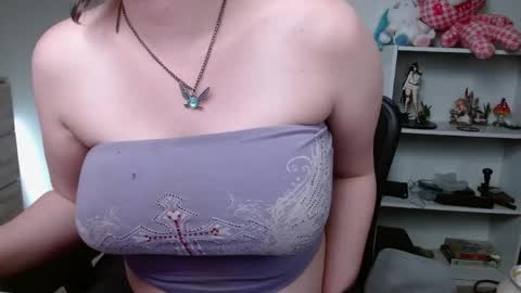 Snapshot of krystalsyxx chatting on 06-03-26, 04:34 Krystal Syx online show from 06-03-26, 04:34