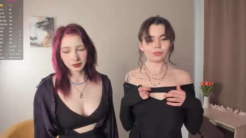 Emilia and Julia online show from 04-22-26, 06:27
