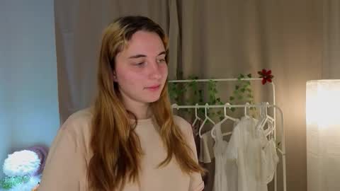 Snapshot of krystynakorns chatting on 12-21-25, 06:26 Rina online show from 12-21-25, 06:26