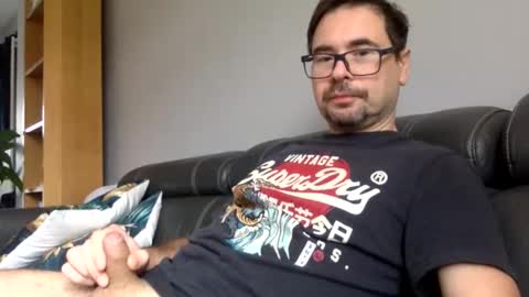 Snapshot of krzysztof1977 chatting on 12-21-25, 11:06 krzysztof1977 online show from 12-21-25, 11:06