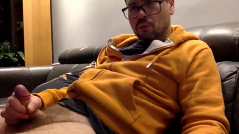 Snapshot of krzysztof1977 chatting on 02-25-26, 10:30 krzysztof1977 online show from 02-25-26, 10:30