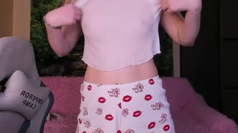 ksuhesa online show from 04-25-26, 01:41