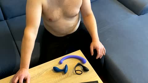 Tony online show from 11-28-25, 09:01