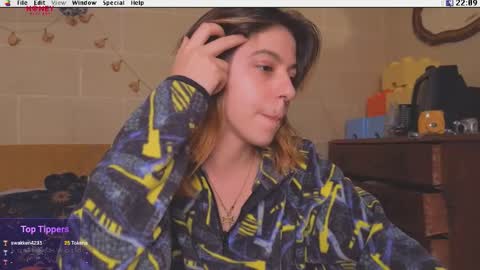 Snapshot of kuntboyzworld chatting on 10-10-25, 08:08 Krypto hethey online show from 10-10-25, 08:08