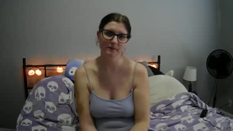 Snapshot of kunzitegoddess chatting on 01-09-25, 09:58 Samantha online show from 01-09-25, 09:58