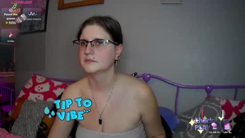 Snapshot of kunzitegoddess chatting on 03-05-25, 12:38 Samantha online show from 03-05-25, 12:38