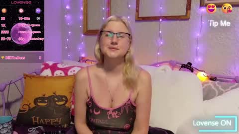 Snapshot of kunzitegoddess chatting on 09-29-25, 09:03 Samantha online show from 09-29-25, 09:03