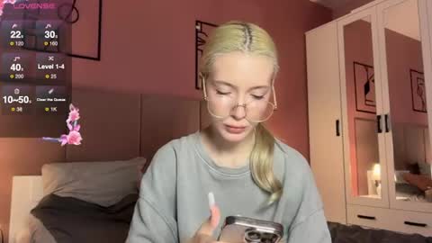 Bella and Alexandra online show from 06-18-26, 02:43