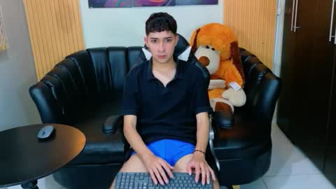 Kygo online show from 12-18-25, 01:28