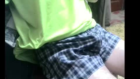 Snapshot of kyle390 chatting on 06-10-26, 11:24 kyle390 online show from 06-10-26, 11:24