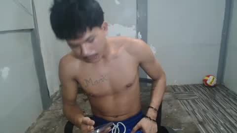 Snapshot of kyle_lourence chatting on 05-12-26, 01:47 kyle_lourence online show from 05-12-26, 01:47