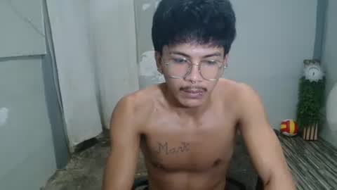 Snapshot of kyle_lourence chatting on 05-19-26, 12:55 kyle_lourence online show from 05-19-26, 12:55