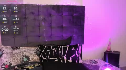 Snapshot of kylie2211 chatting on 11-15-25, 11:18 Kylie online show from 11-15-25, 11:18