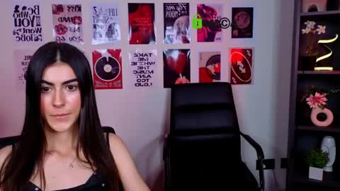 Snapshot of kylie_angel3 chatting on 07-15-26, 09:47 Kylie loves u online show from 07-15-26, 09:47