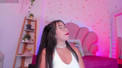 Kylie online show from 10-27-25, 01:42