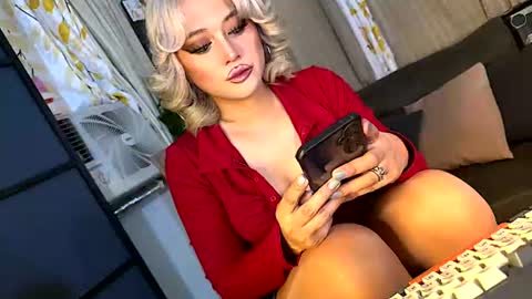 Snapshot of kylie_iyutera chatting on 07-14-26, 03:51 kylie online show from 07-14-26, 03:51